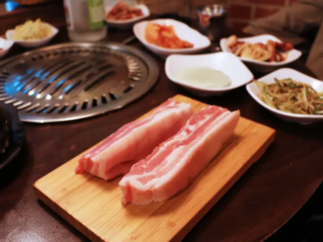 Jejugogitjip Samgyeopsal (Pork Belly BBQ) 2