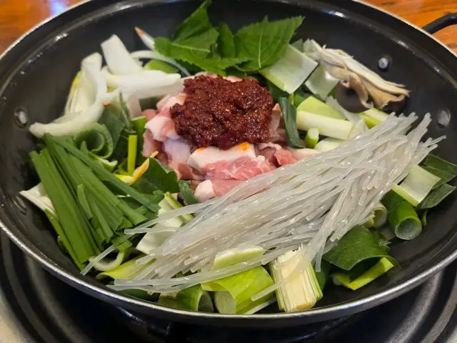 Goryeongchondwaejijjigae Janggi Branch Solo-Friendly Korean BBQ 3