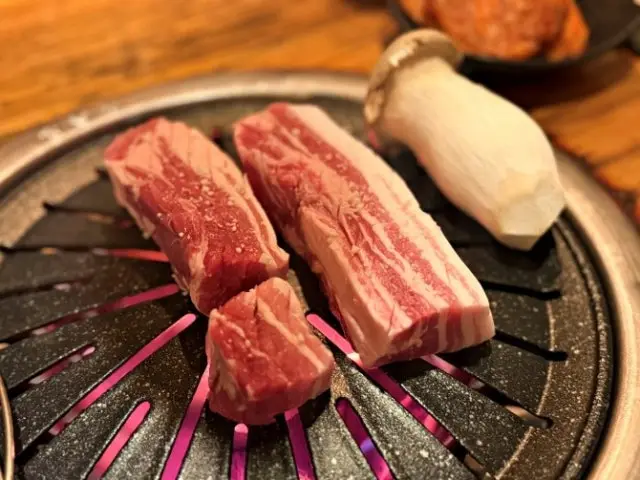 Bareundwaeji Gyeongseongdaebugyeongdae 總店 五花肉烤肉 1