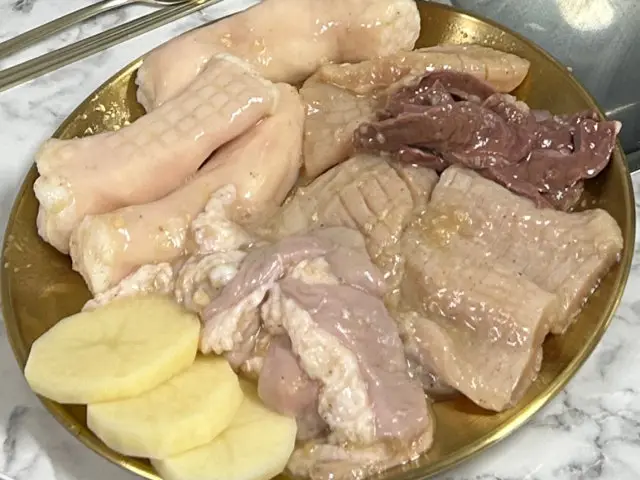 Jeongwonyanggopchang コプチャン(ホルモン焼き) 2