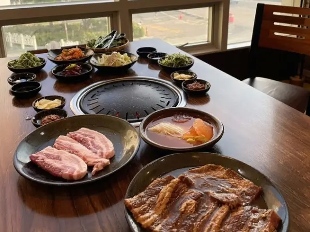 Yonghodong Songwonwanggalbi Galbi (Korean Short Ribs) 2