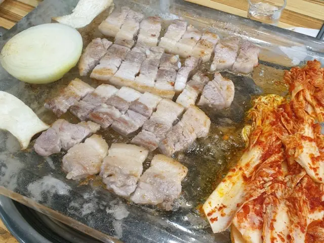 돌판삼겹살과부대찌개 삼겹살 사진 3