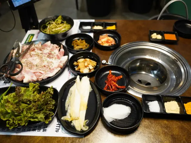 Mijinchuksan Yeongdobongrae Branch Daepae (Thin-Sliced Pork Belly) 3