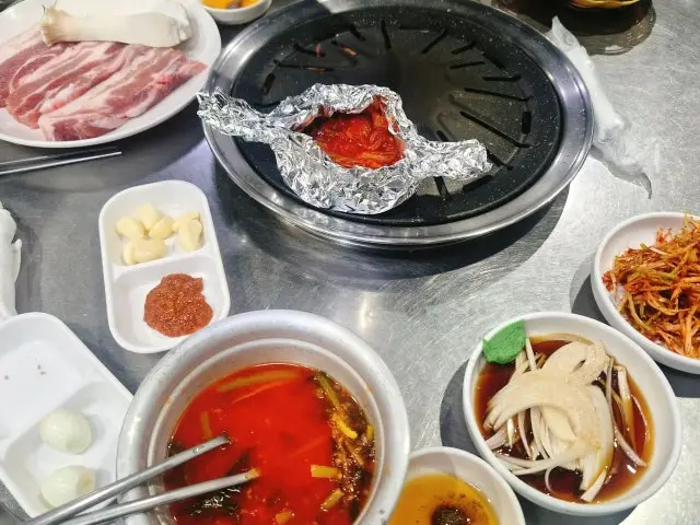 Songbujangdwaejigalbi Cheap Korean BBQ 2