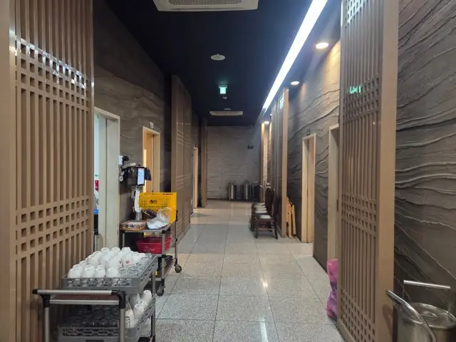 Mungyeongchuksannonghyeop Yakdolhanupeuraja Korean BBQ with Private Rooms 3