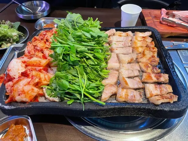 Yeouido Seumailsamgyeop Main Branch Korean BBQ with Private Rooms 2
