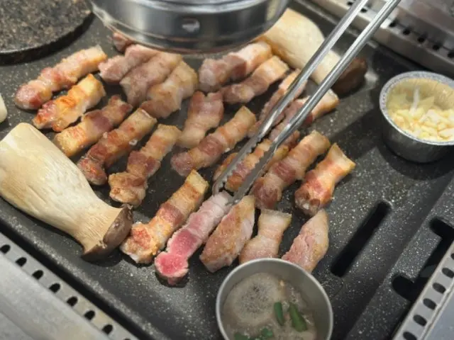 Munhyeonsaenggogiyongwonjeom Saeng Galbi (Fresh Short Ribs) 2