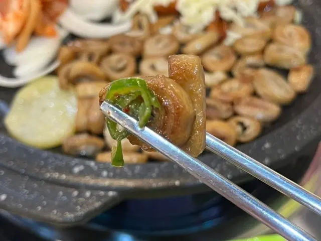 Hoyamakchang & Sogalbisal Daepae (Thin-Sliced Pork Belly) 3