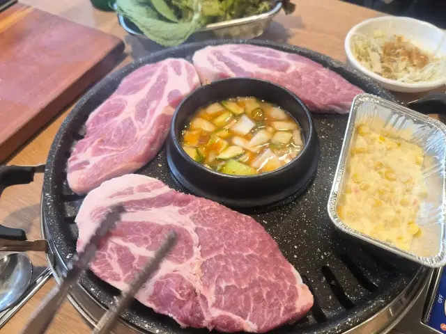 Haebaragijeongyuksikdang Cheongpa Branch Daepae (Thin-Sliced Pork Belly) 2