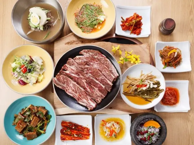 Goraegalbinaengmyeon, Goraemyeonok Old-School Korean BBQ 1