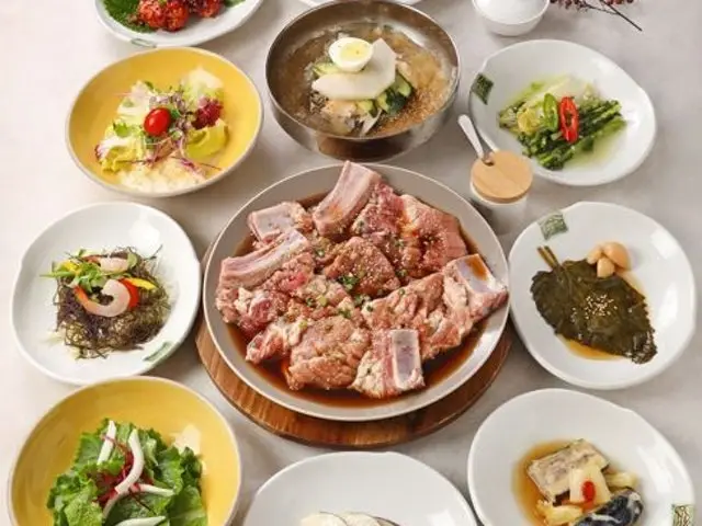 Goraegalbinaengmyeon, Goraemyeonok Old-School Korean BBQ 2