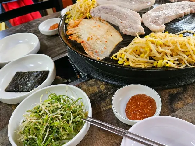 Sotttukkeongjanchisamgyeopsal Photos 1