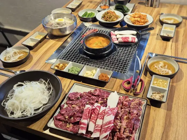 Uhyangga Jeongyuksikdang Old-School Korean BBQ 2