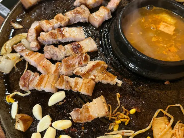 Jeonseoluisotttukkeongsaengsamgyeopsal 五花肉烤肉 3