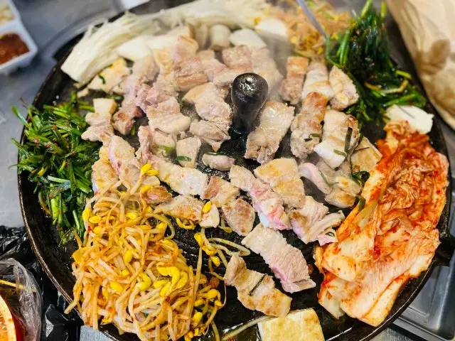 Kkusyongsotttukkeongsaengsamgyeopsal 五花肉烤肉 1