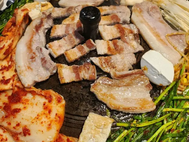 Kkusyongsotttukkeongsaengsamgyeopsal 五花肉烤肉 2