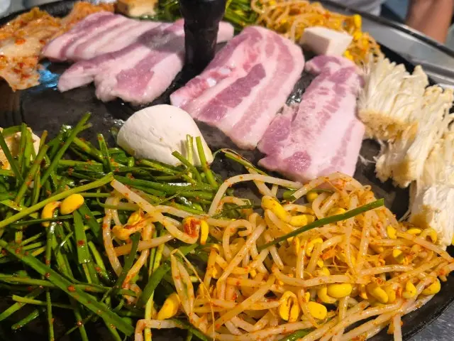 Kkusyongsotttukkeongsaengsamgyeopsal 五花肉烤肉 3