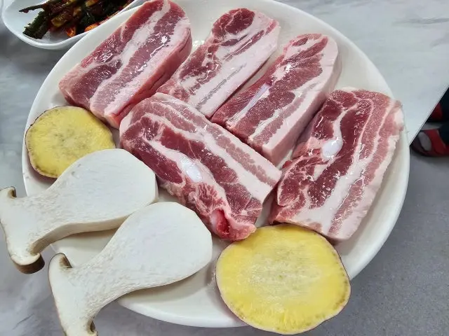 Gimhaesaenggogi Korean BBQ 3
