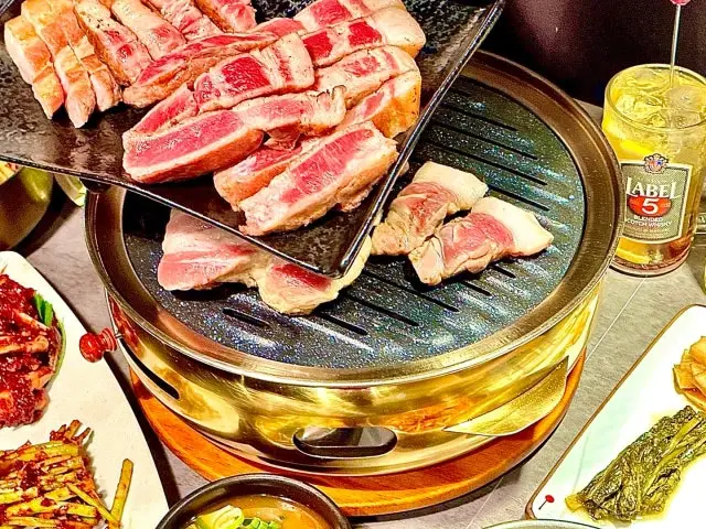Gwanghwamun Hwadeoksamgyeopsal Gwanghwaro Moksal (Pork Neck) 2