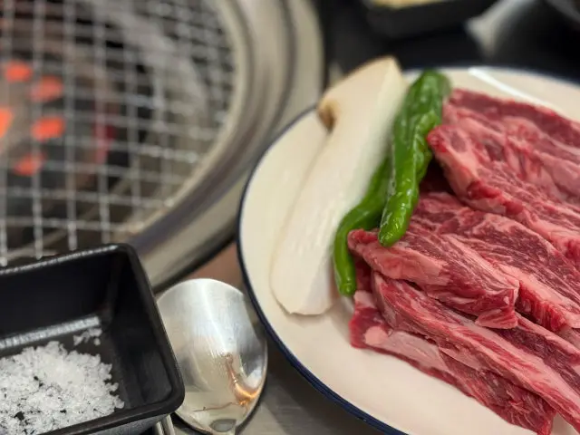 Hanu Haeundaeyeontansaenggalbi Jungranggu Branch Yakiniku & Beef Omakase 3