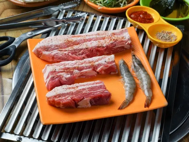 Samgyeopsaldaehui Galbi (Korean Short Ribs) 2