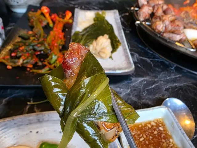 Uyeon Geu Gogitjip Moksal (Pork Neck) 3