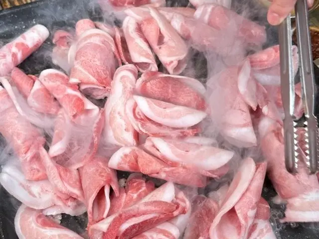 Kkodeuldaepae Main Branch Galbi (Korean Short Ribs) 1