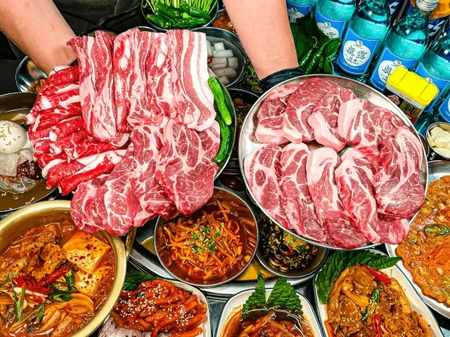 Masamgu Gimchisamgyeopsal Geomdansindosi店 烤肉午餐 1