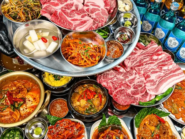 Masamgu Gimchisamgyeopsal Geomdansindosi店 烤肉午餐 2