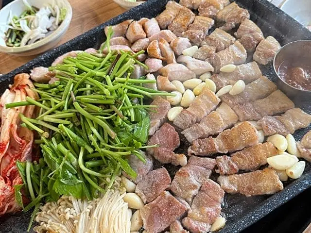 Cheonginecheongdominarisamgyeop Geomdansindosi Branch Samgyeopsal (Pork Belly BBQ) 1