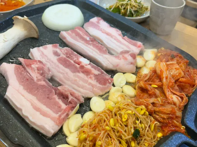 Daehosamgyeopsal 一人烤肉 3