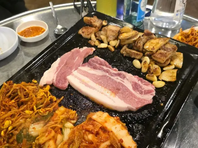 Eiseudonsutdolsaenggogihomaesiljeom Korean BBQ 2