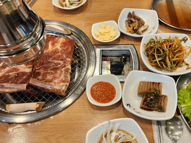 Hyeongjegalbi Galbi (Korean Short Ribs) 2