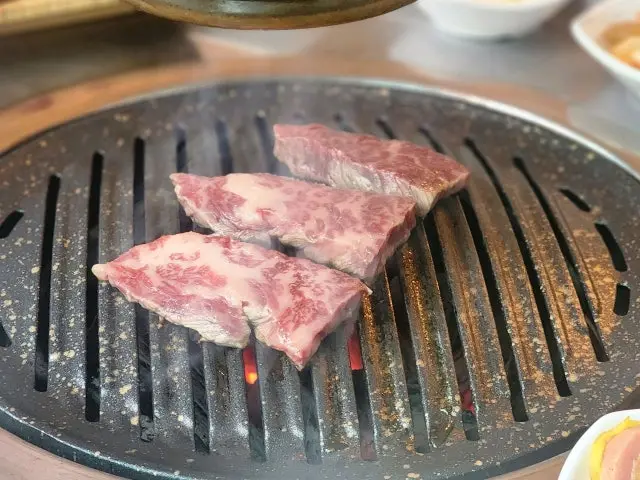 Kkeoksoehanu Korean BBQ with Private Rooms 3