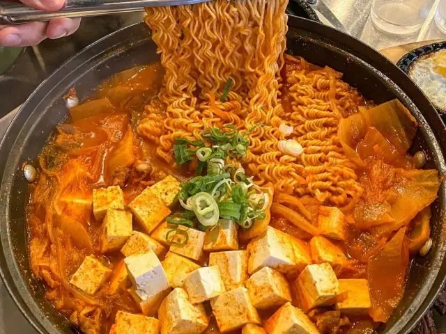 Dwaejijeonseol Korean BBQ 2