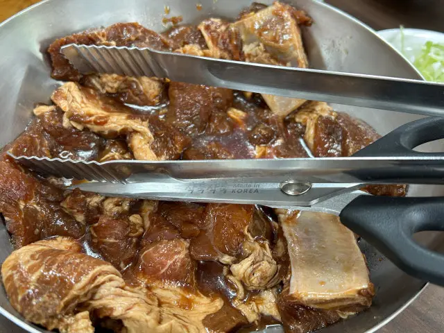 Pungnyeongalbi Galbi (Korean Short Ribs) 2