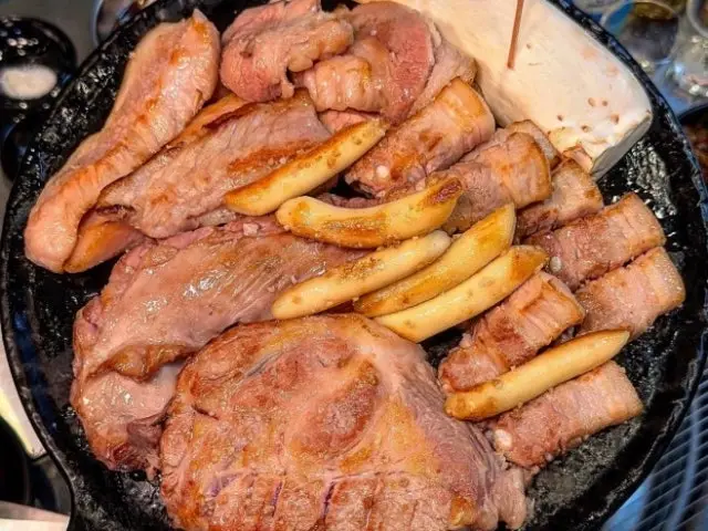 Sanggunedwaejigui Gwanganri Branch Korean BBQ for Groups 2