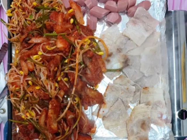 Dukkeobiraengsam Hogupojikyeong店 冷凍サムギョプサル 1