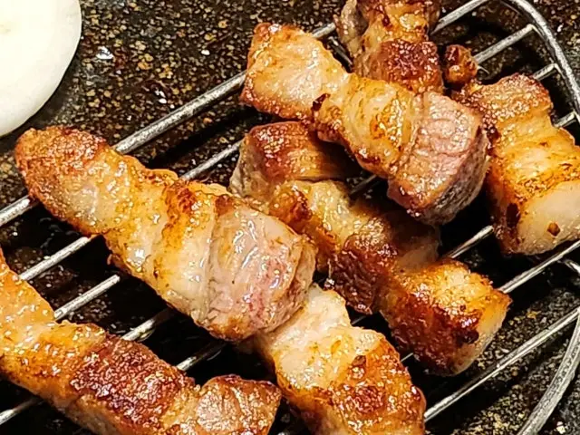 Jejukkamangdwaeji Yesulhoegwan Branch Samgyeopsal (Pork Belly BBQ) 3
