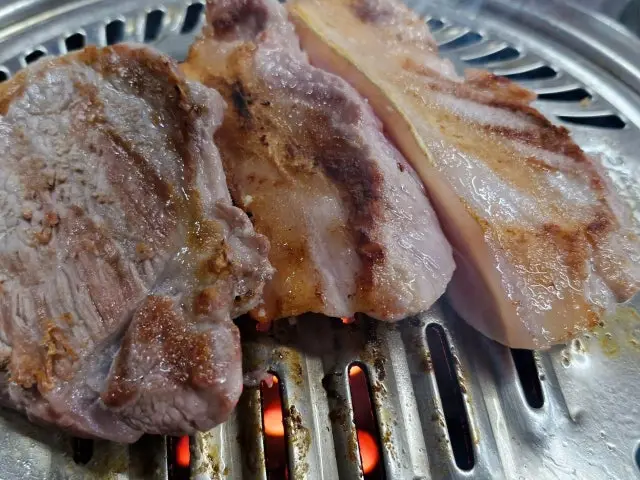 Chumchuneunkkotdwaeji Photos 2