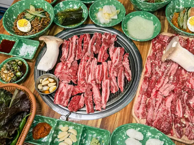 Uridongnegalbisal Deokcheonjikyeong Branch Galbi (Korean Short Ribs) 1