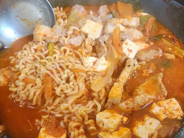 Jeonwonsutbulgalbi Gopchang (Grilled Intestines) 2