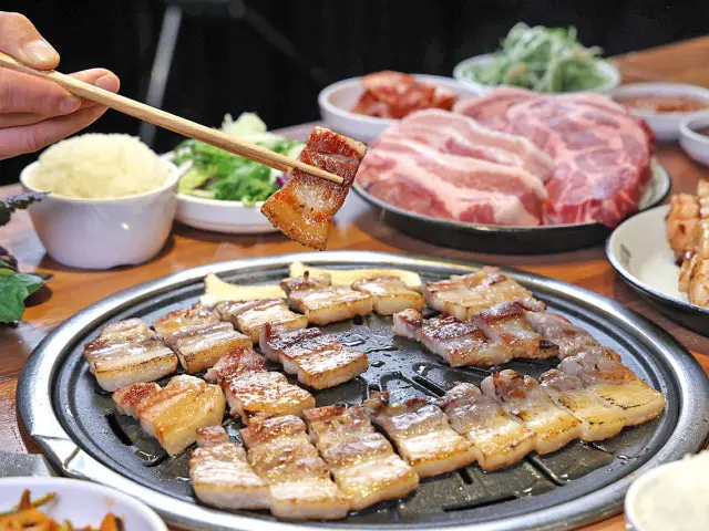 Gogissarong Gyeyanggucheong店 自助烤肉 2