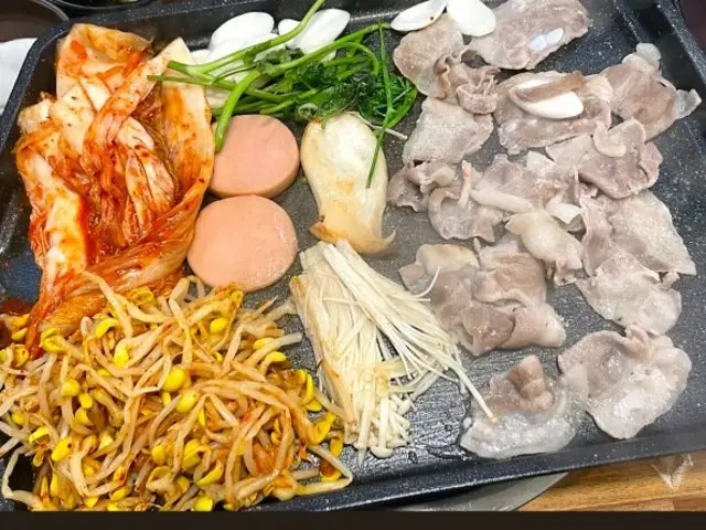 Cheonhanaengsam Dongtaetang サムギョプサル 2