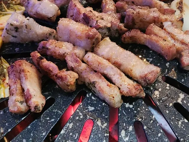 Ajudon Black Pork (Heukdwaeji) 2