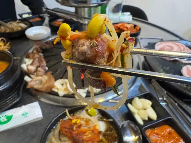Ajudon Black Pork (Heukdwaeji) 3