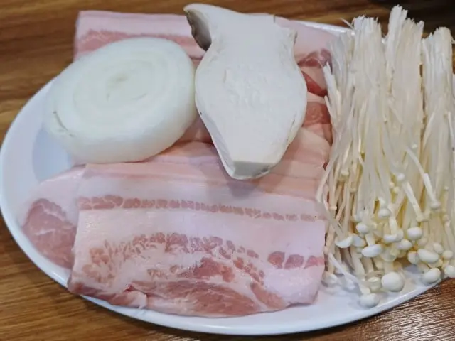 Yongmakkotdwaejisaengsamgyeopsal 写真 3