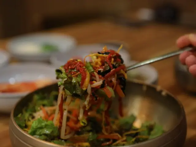 Udeunggalbitang Solo-Friendly Korean BBQ 2
