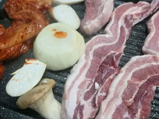 Dwaejibang Juan Branch Naengsam (Frozen Pork Belly) 2