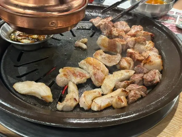 Saramsaneun Gogitjip Gimildo Seochogucheong Branch Samgyeopsal (Pork Belly BBQ) 3
